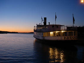 �O���[���r������o��ό��D